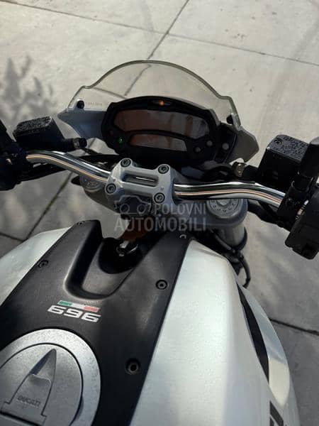 Ducati Monster 696 abs