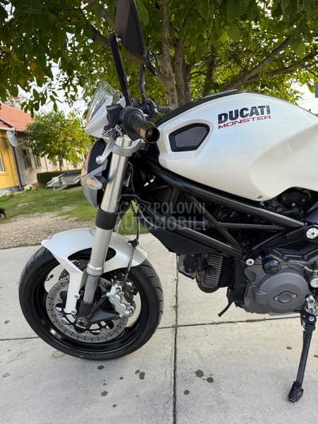 Ducati Monster 696 abs