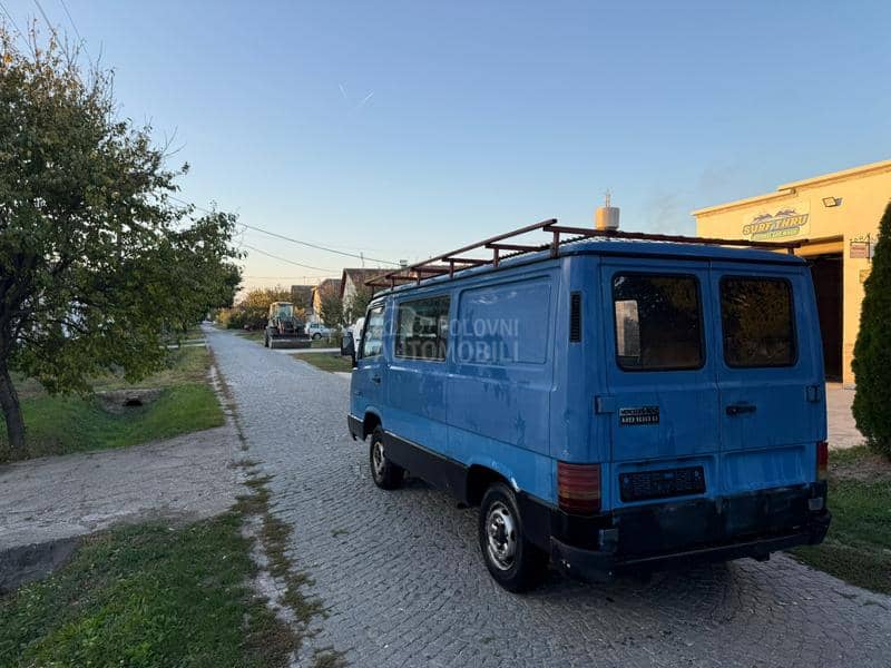 Mercedes Benz Mb100 