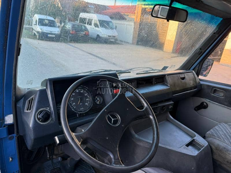 Mercedes Benz Mb100 