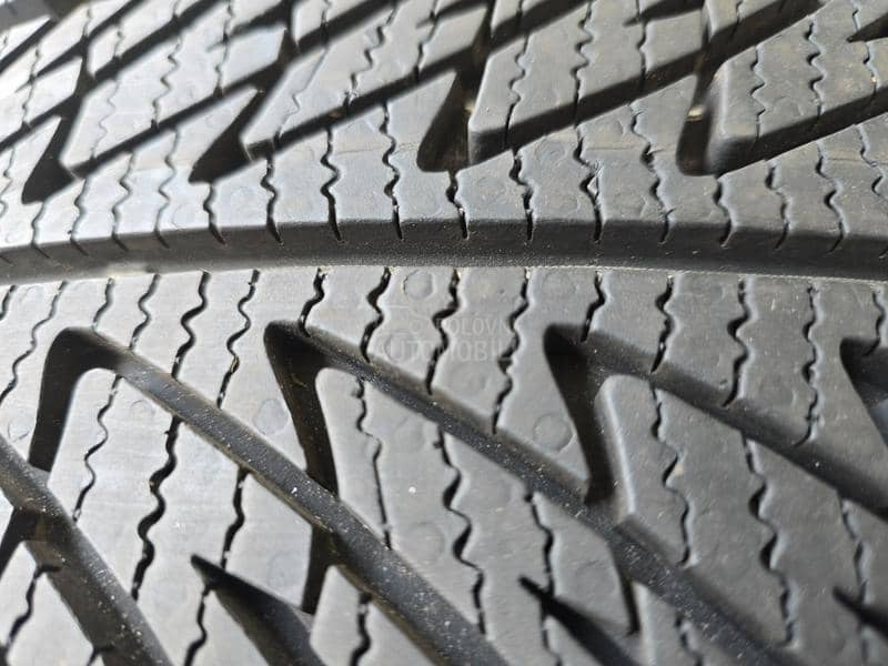 Goodyear 285/45 R20 Zimska