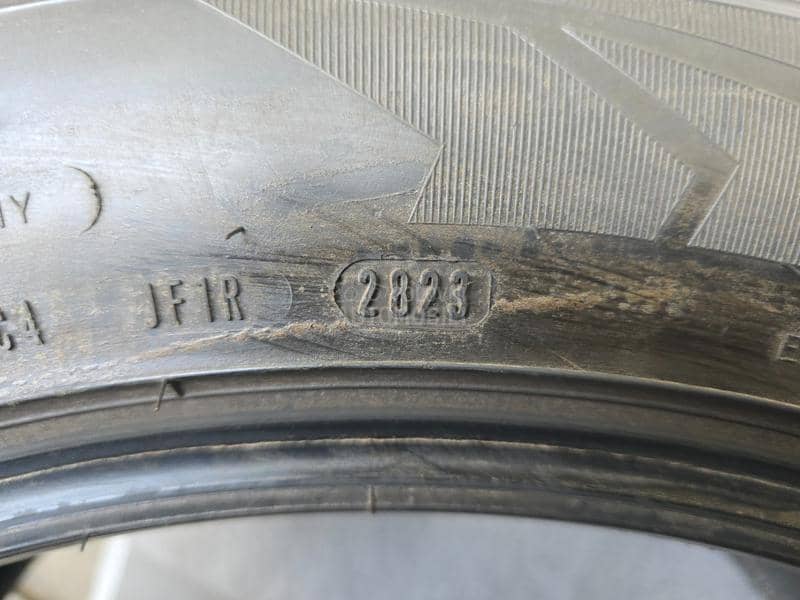 Goodyear 285/45 R20 Zimska