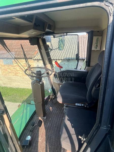John Deere 2264