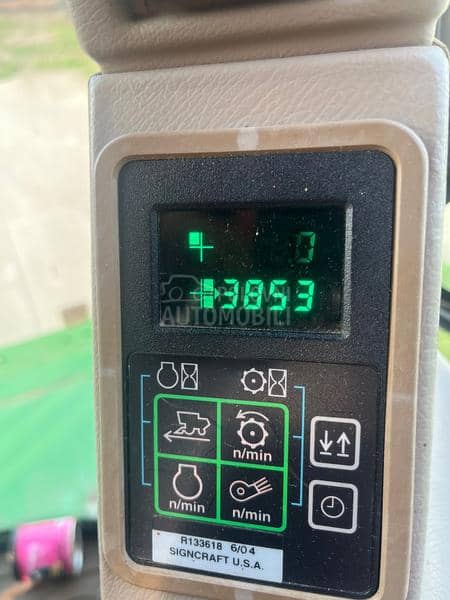 John Deere 2264