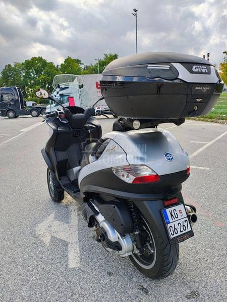 Piaggio MP3 400 očuvan