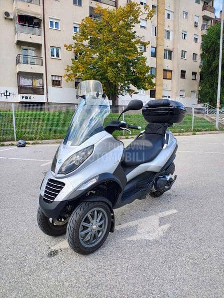 Piaggio MP3 400 očuvan