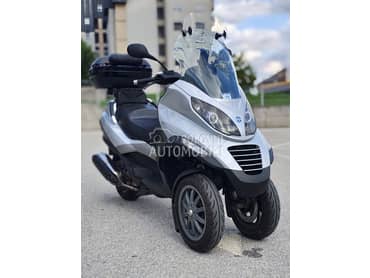 Piaggio MP3 400 očuvan