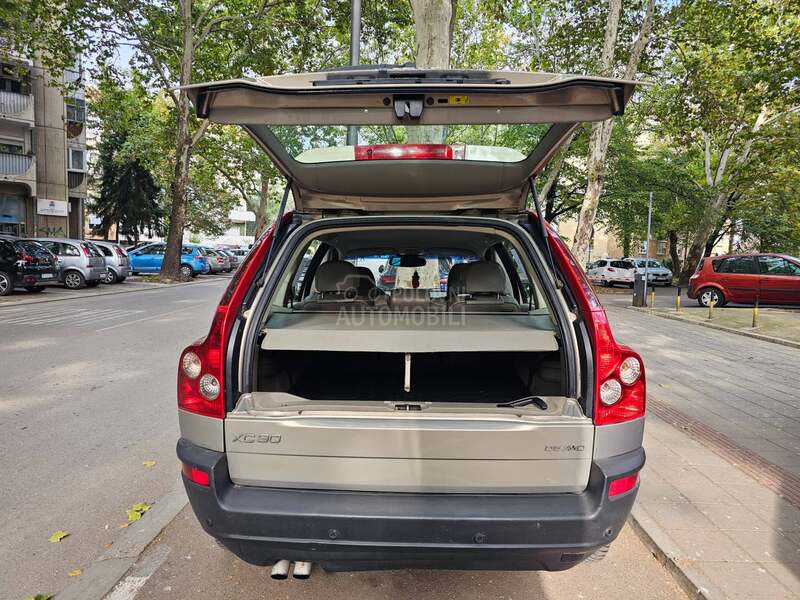 Volvo XC90 2.4 D5 AWD