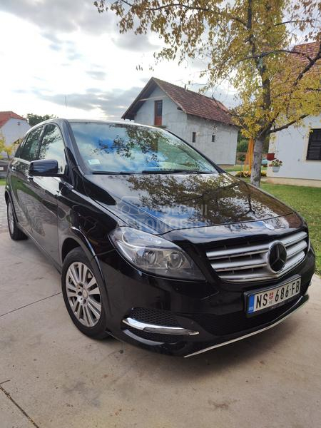 Mercedes Benz B 200 