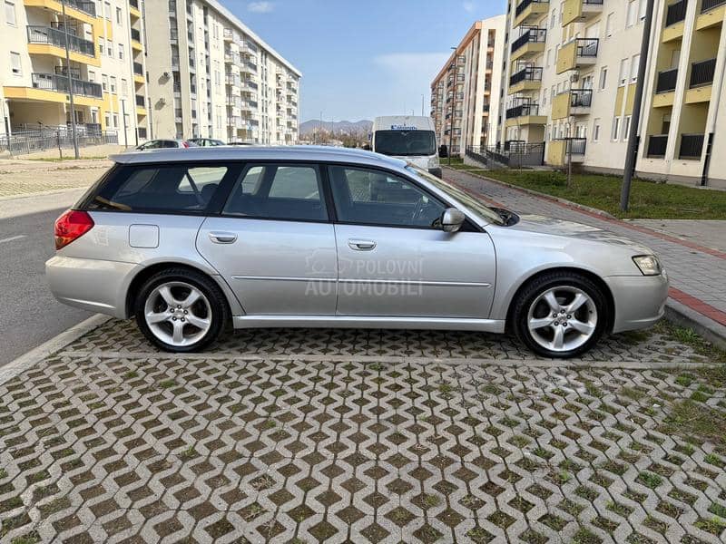 Subaru Legacy 2.0R AWD