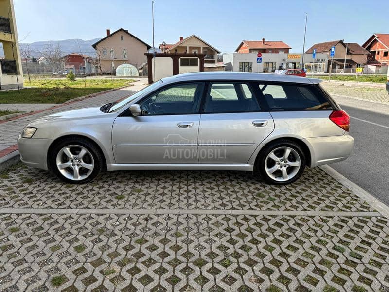 Subaru Legacy 2.0R AWD