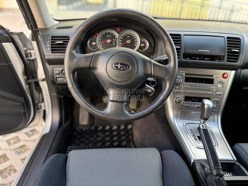 Subaru Legacy 2.0R AWD