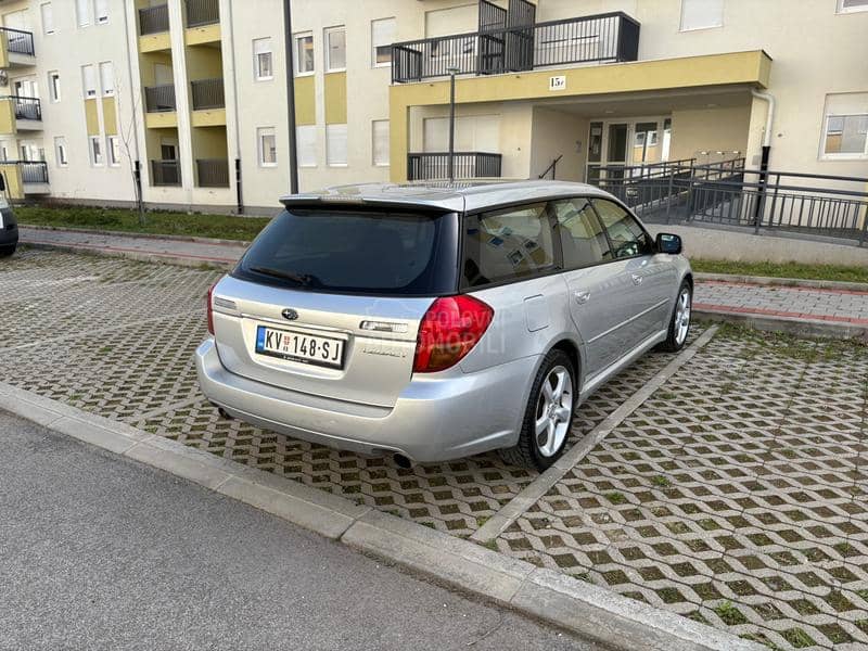 Subaru Legacy 2.0R AWD