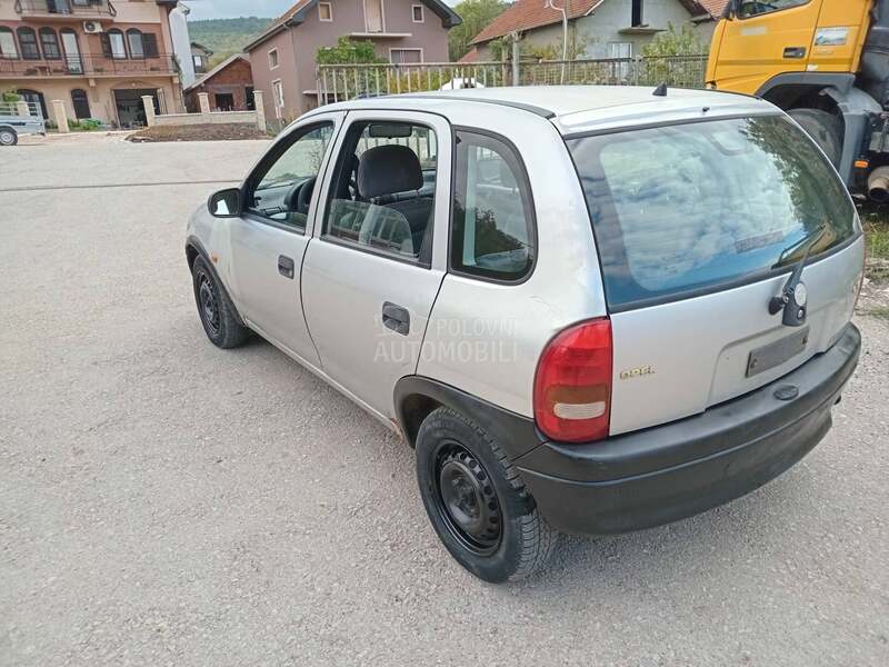Opel Corsa B 