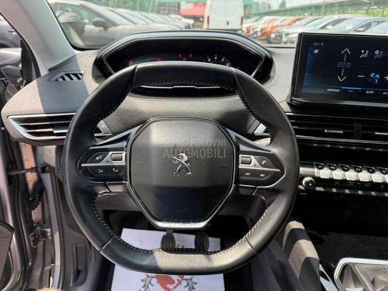 Peugeot 3008 1.2 B
