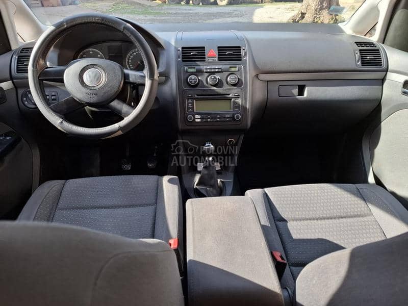 Volkswagen Touran 1.9 TDI  7 SED Volkswagen Touran 1.9 TDI  7 SED