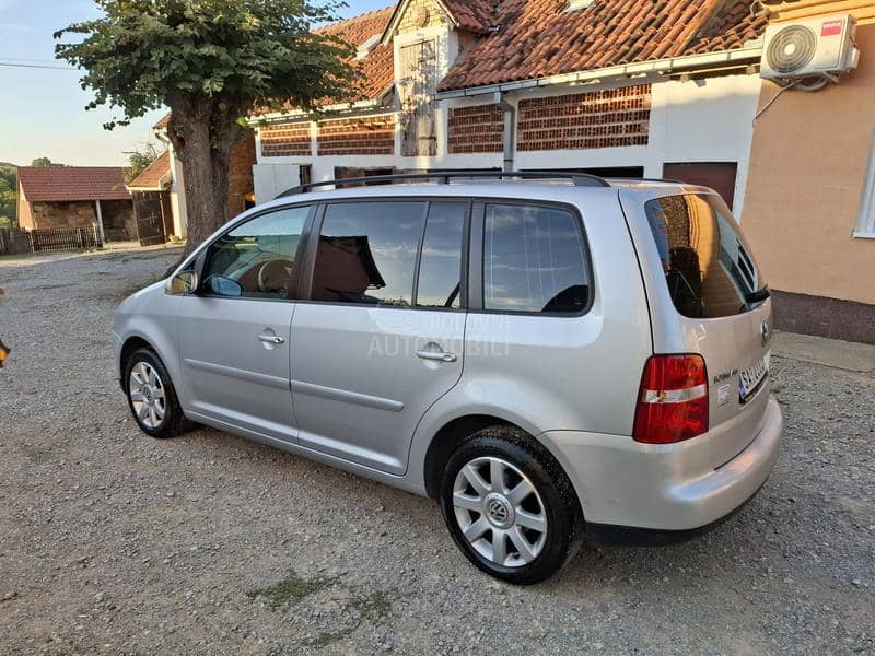 Volkswagen Touran 1.9 TDI  7 SED Volkswagen Touran 1.9 TDI  7 SED