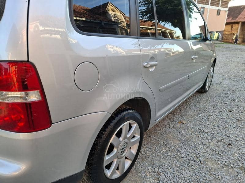 Volkswagen Touran 1.9 TDI  7 SED Volkswagen Touran 1.9 TDI  7 SED