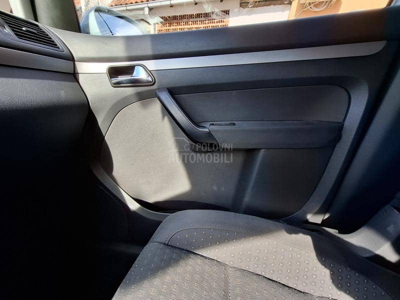 Volkswagen Touran 1.9 TDI  7 SED Volkswagen Touran 1.9 TDI  7 SED