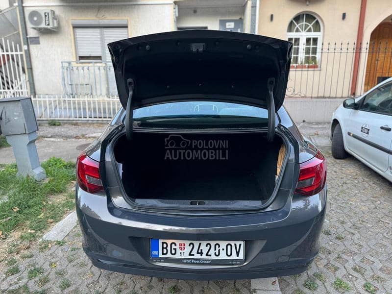 Opel Astra J 1,6 hdi