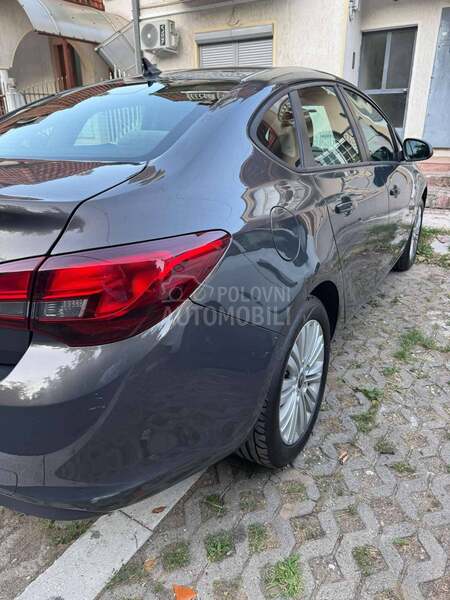 Opel Astra J 1,6 hdi