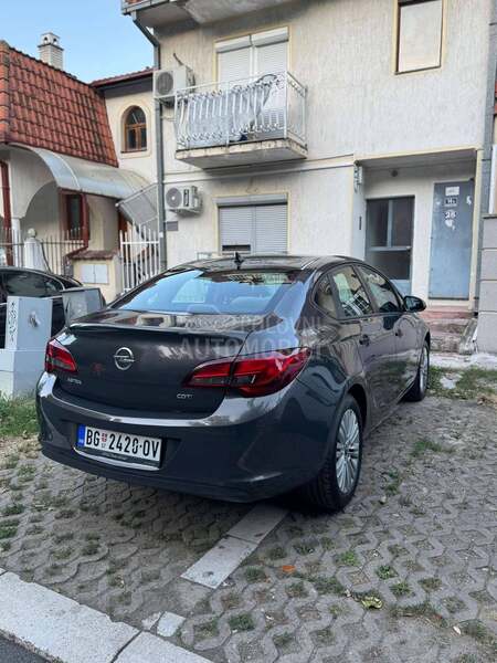 Opel Astra J 1,6 hdi