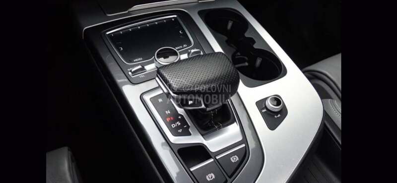 Audi Q7 E tron S line