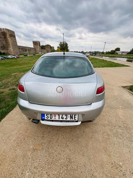 Alfa Romeo GT 1.9  JTD