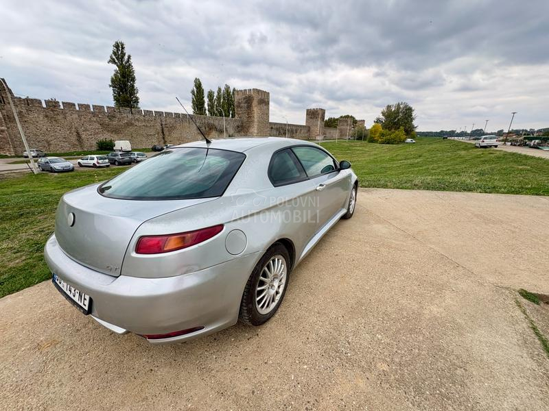 Alfa Romeo GT 1.9  JTD
