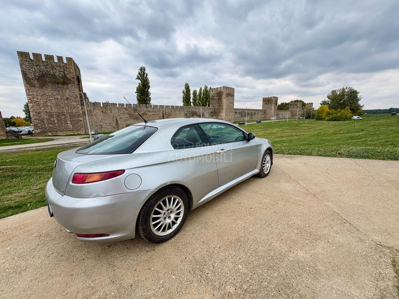 Alfa Romeo GT 1.9  JTD