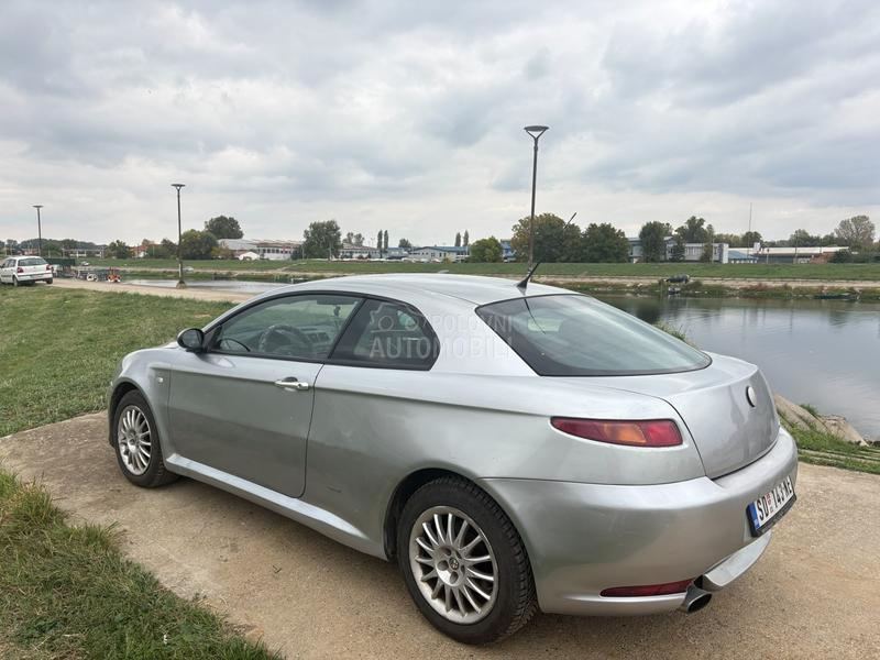 Alfa Romeo GT 1.9  JTD