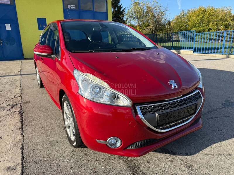 Peugeot 208 1.4d/FABRIČKO STANJE