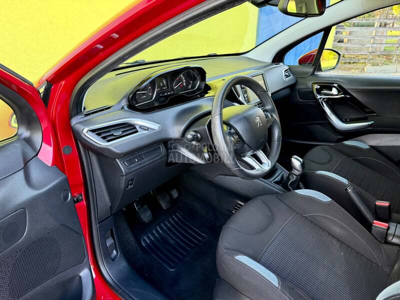 Peugeot 208 1.4d/FABRIČKO STANJE