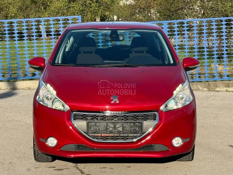 Peugeot 208 1.4d/FABRIČKO STANJE
