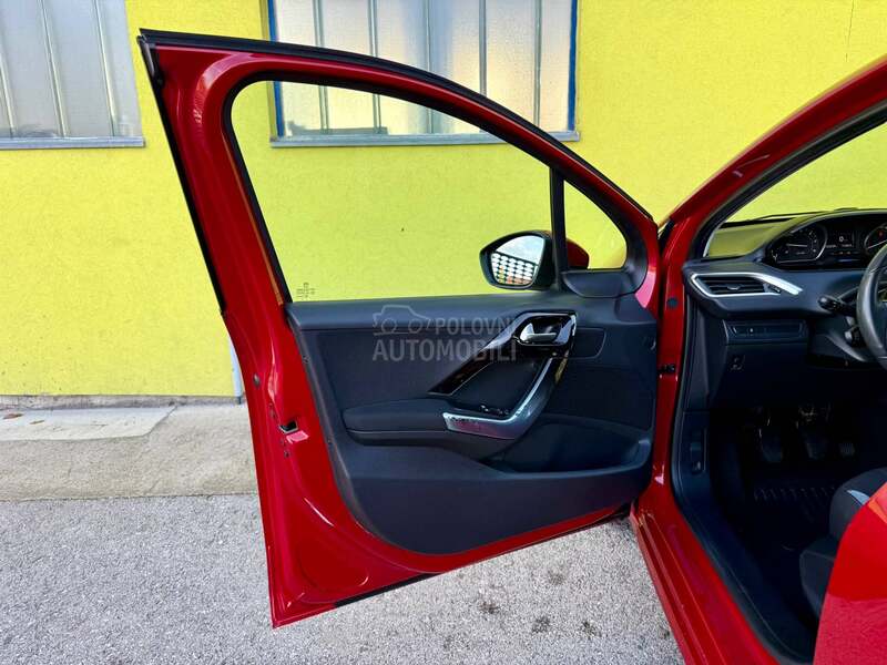 Peugeot 208 1.4d/FABRIČKO STANJE