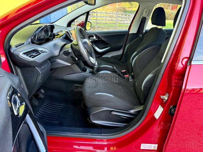 Peugeot 208 1.4d/FABRIČKO STANJE