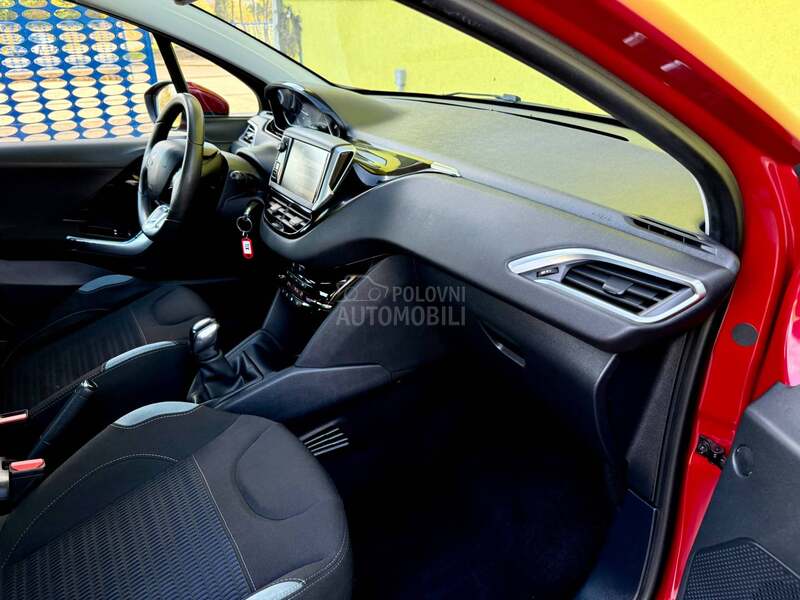 Peugeot 208 1.4d/FABRIČKO STANJE