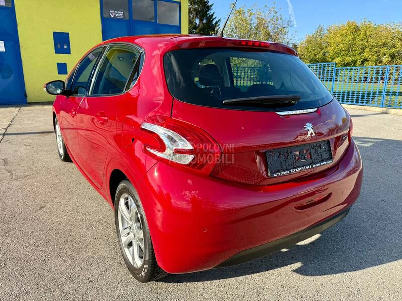 Peugeot 208 1.4d/FABRIČKO STANJE