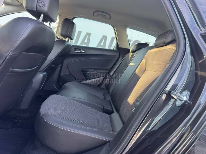 Opel Astra J 