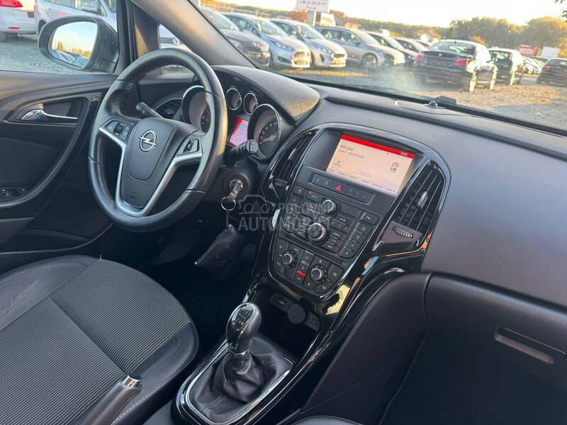 Opel Astra J 