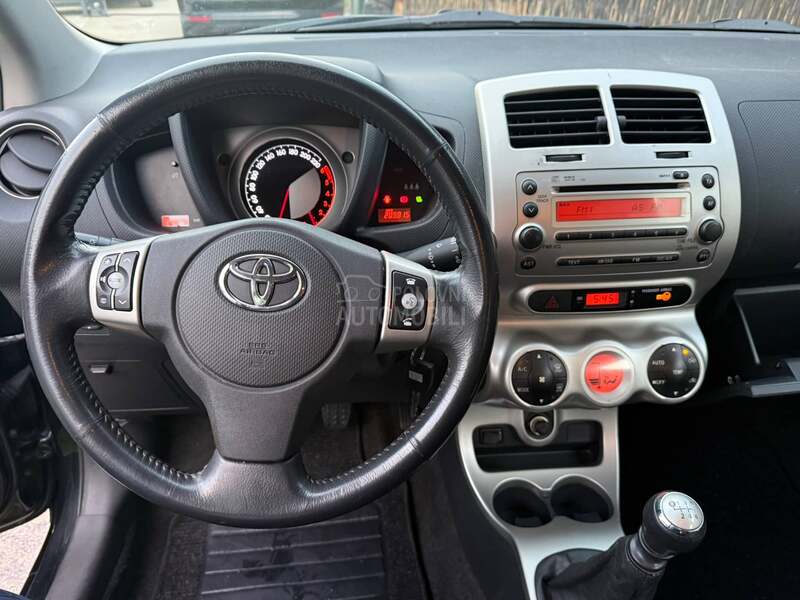 Toyota Urban Cruiser 