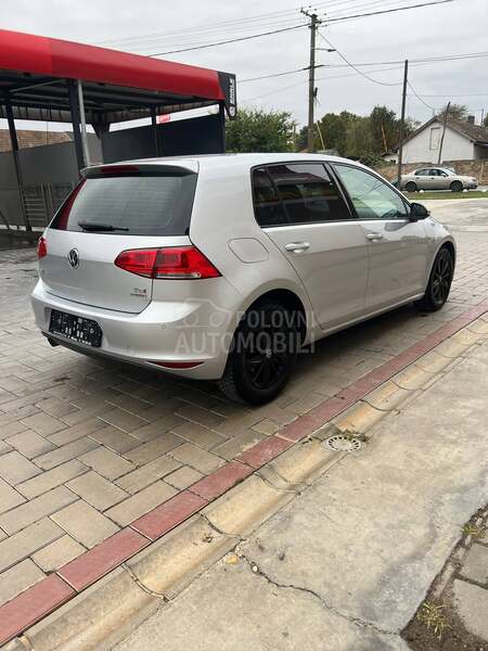 Volkswagen Golf 7 1.6 tdi Bluemotion