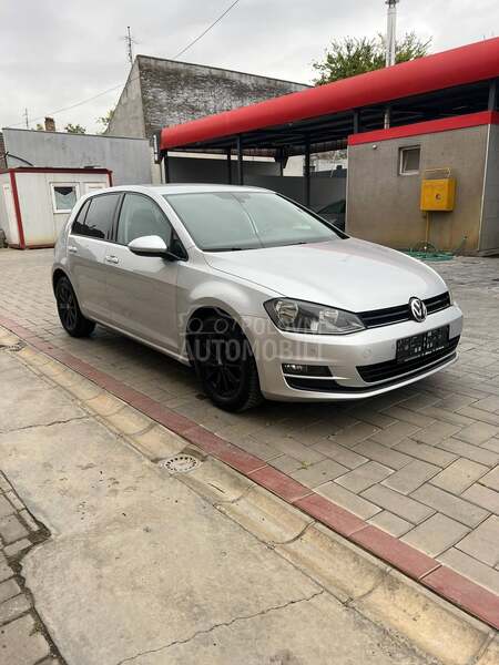 Volkswagen Golf 7 1.6 tdi Bluemotion
