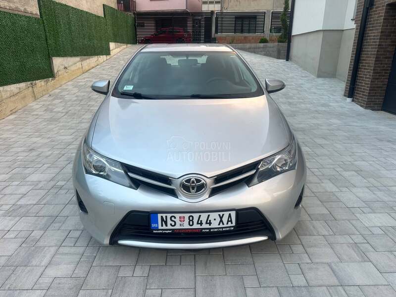Toyota Auris 