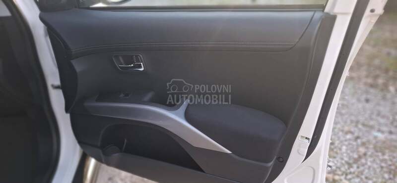 Mitsubishi Outlander 2.0 B AAUUTOMATIC