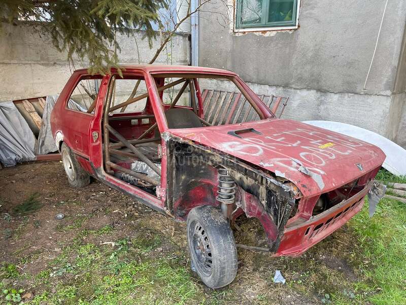 Zastava Yugo 55 školjka sa rolbarom
