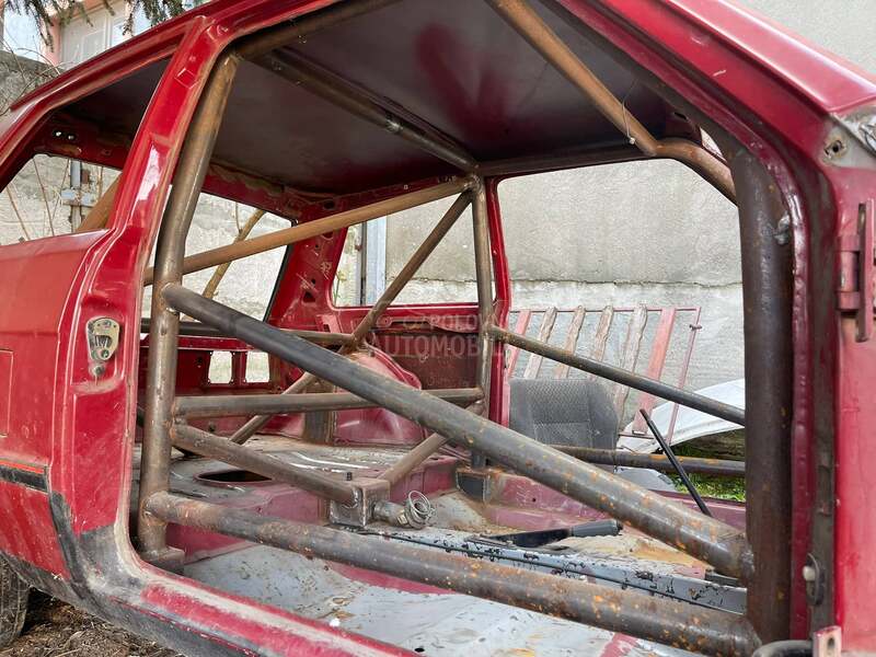Zastava Yugo 55 školjka sa rolbarom