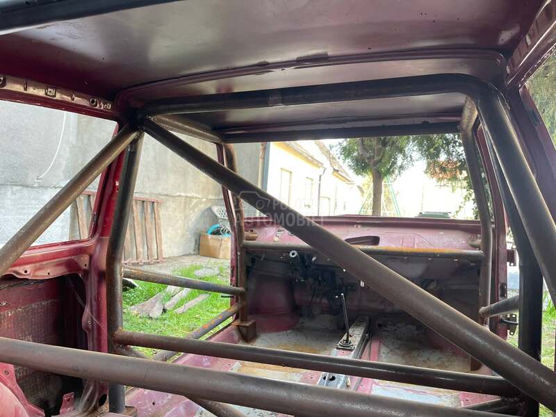 Zastava Yugo 55 školjka sa rolbarom