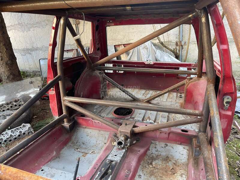 Zastava Yugo 55 školjka sa rolbarom