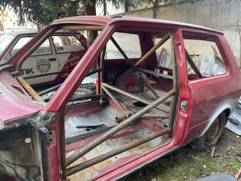 Zastava Yugo 55 školjka sa rolbarom